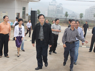 福建省政協(xié)副主席、省工商聯(lián)主席李祖可一行到我公司參觀(guān)指導工作
